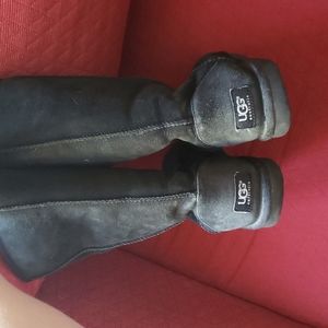 Uggs - Women's Black Uggs Size 6
